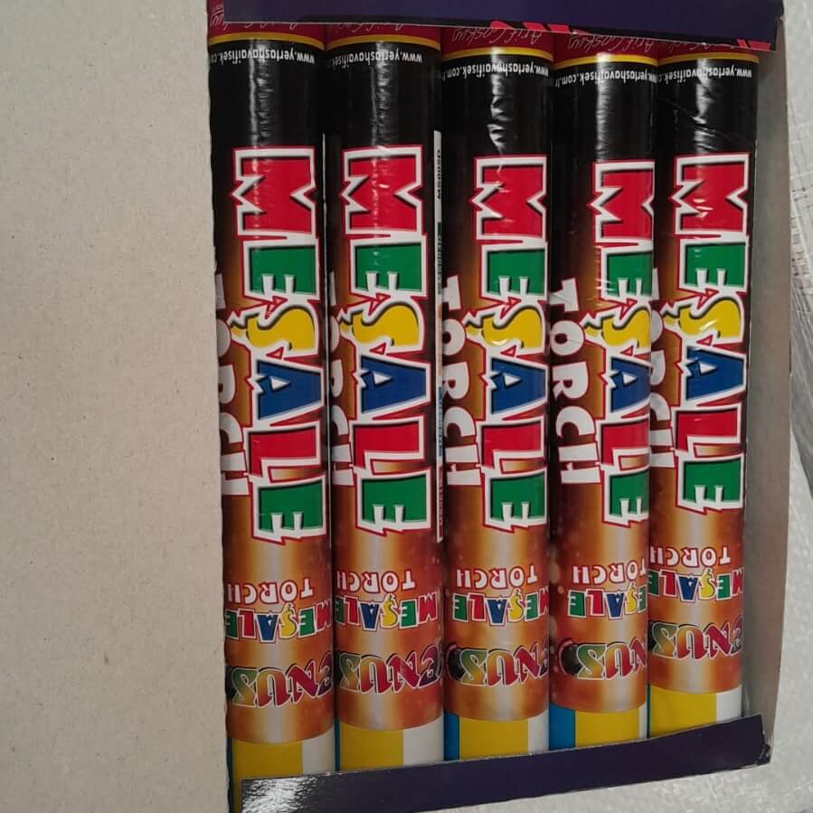 Renkli maç meşaleleri etkinliklerde kullanılmak üzere